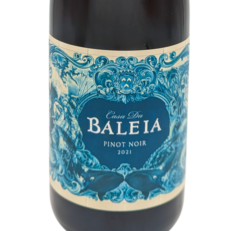 Front label of a bottle of Baleia Pinot Noir